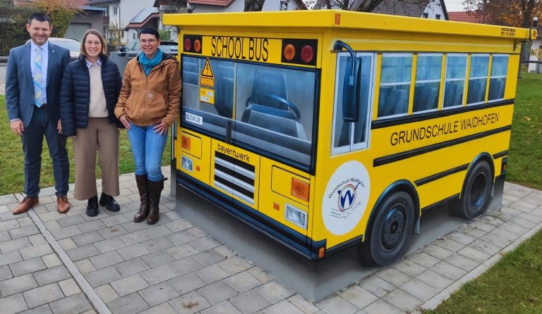 Trafostation an der Schule